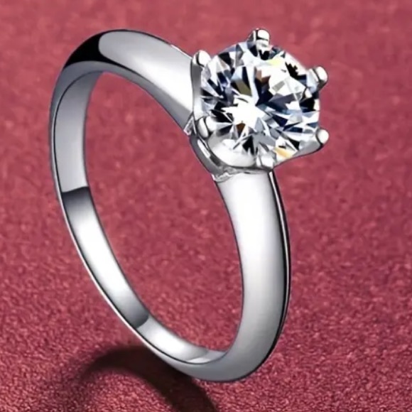 Classic 6-Prong Zircon Ring Luxury Engagement
Wedding Ring - Picture 4 of 8